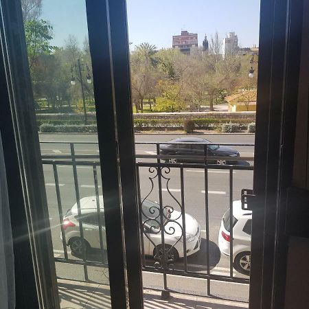 Domus Valencia Apartamentos Centro Frente A Torres De Serrano Dış mekan fotoğraf