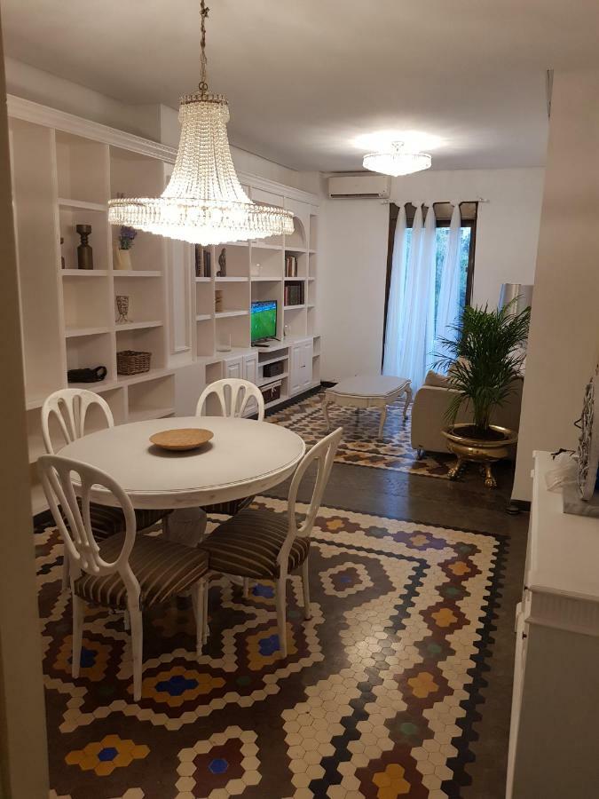 Domus Valencia Apartamentos Centro Frente A Torres De Serrano Dış mekan fotoğraf