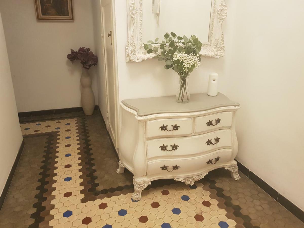 Domus Valencia Apartamentos Centro Frente A Torres De Serrano Dış mekan fotoğraf