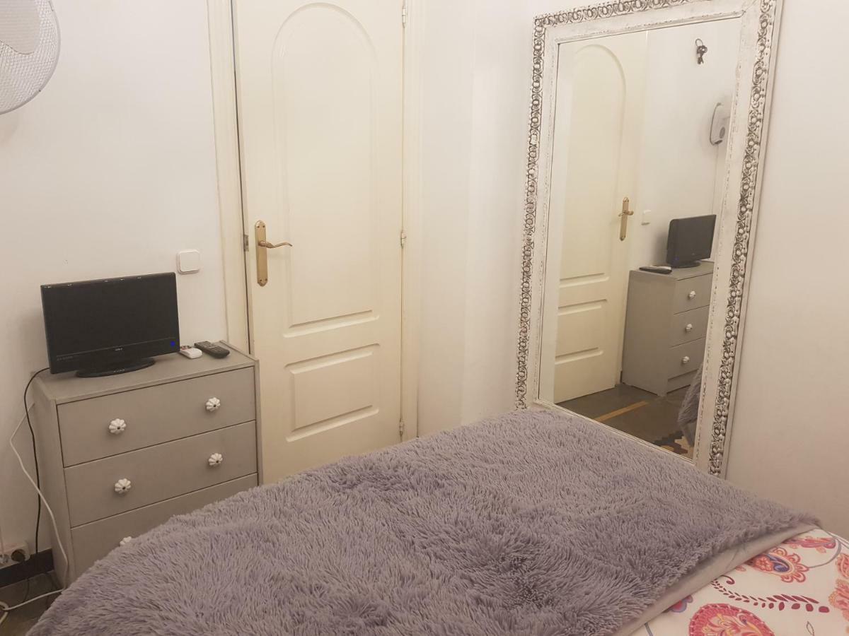 Domus Valencia Apartamentos Centro Frente A Torres De Serrano Dış mekan fotoğraf