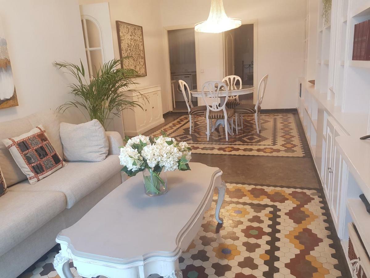 Domus Valencia Apartamentos Centro Frente A Torres De Serrano Dış mekan fotoğraf